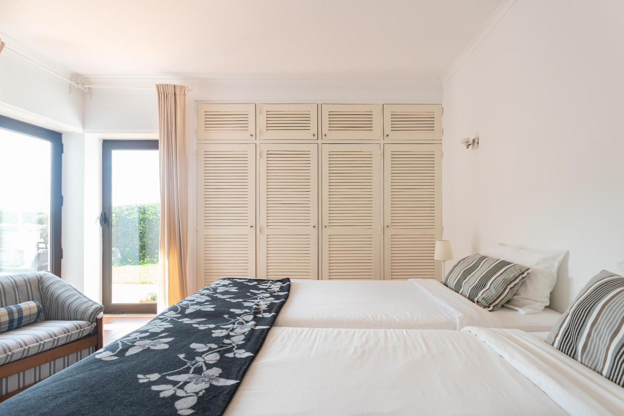 Blue Buddha Beach House Ericeira Quarto foto