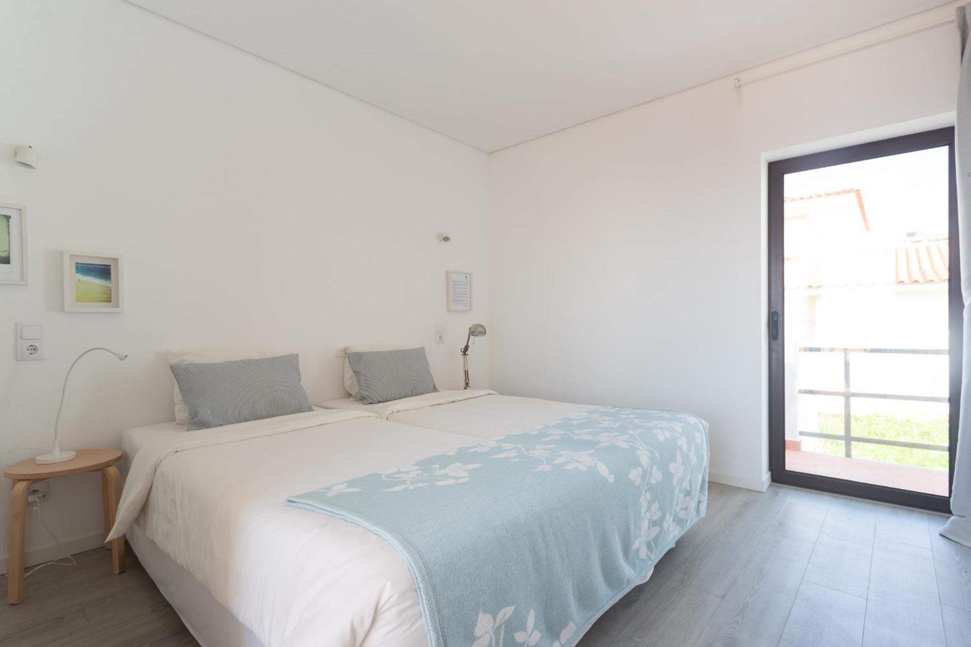 Blue Buddha Beach House Ericeira Quarto foto
